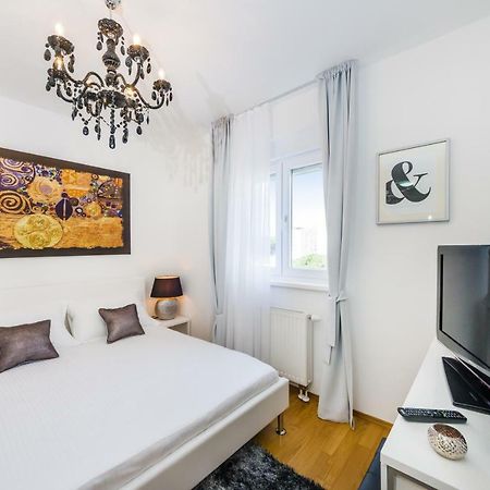 Studio Apartment K & K With Free Garage Задар Екстер'єр фото